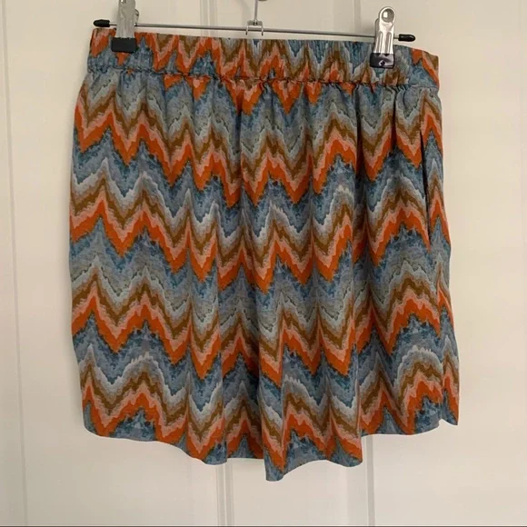 Anthropologie Patterned Shorts - Picture 4 of 5